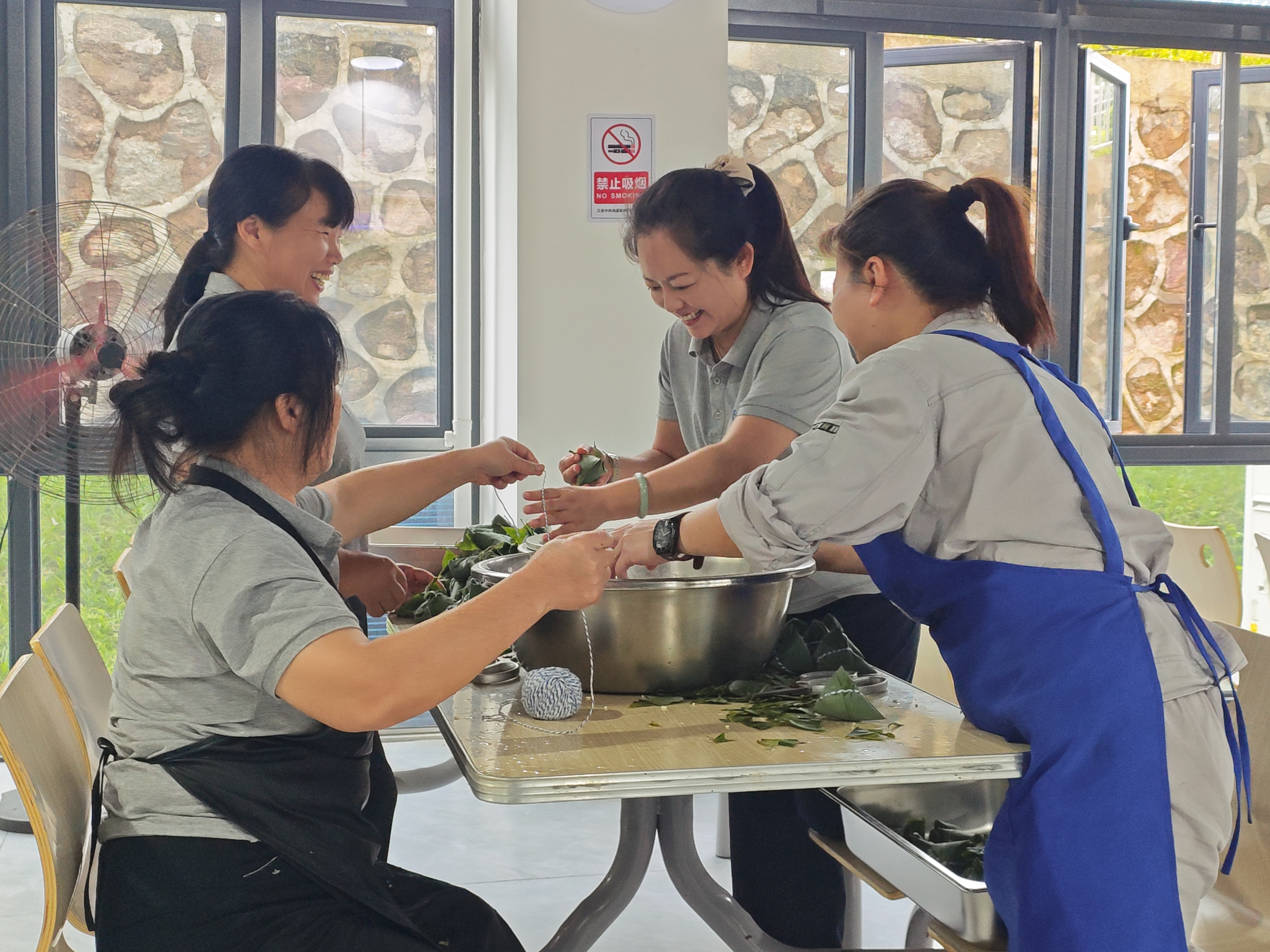 新闻封面